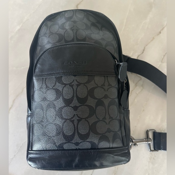 COACH Men’s Sling - Picture 2 of 4